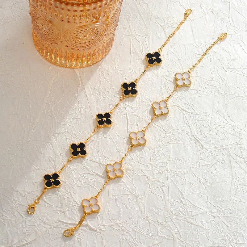 Lian – Pulsera Doble Cara con Flores de Ciruelo