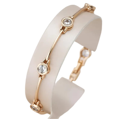 Aveline – Pulsera Delicada de Oro con Dijes de Circonia