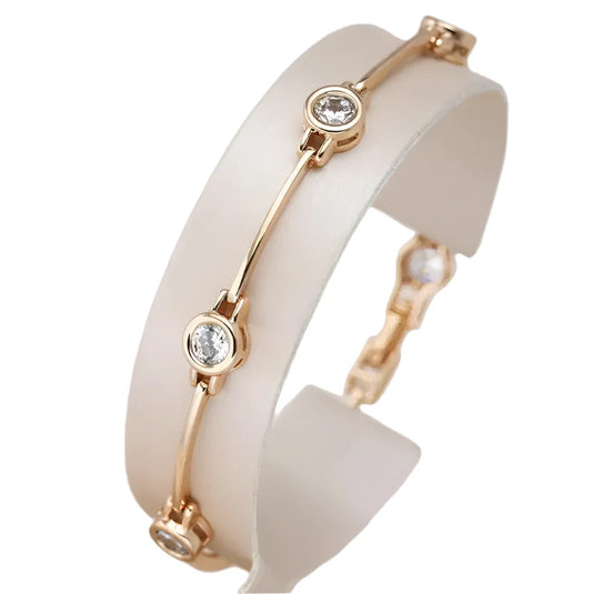 Aveline – Pulsera Delicada de Oro con Dijes de Circonia