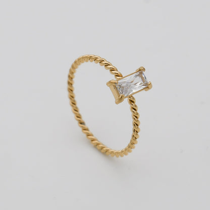 Selin – Anillo Piedra Fina Torsionada