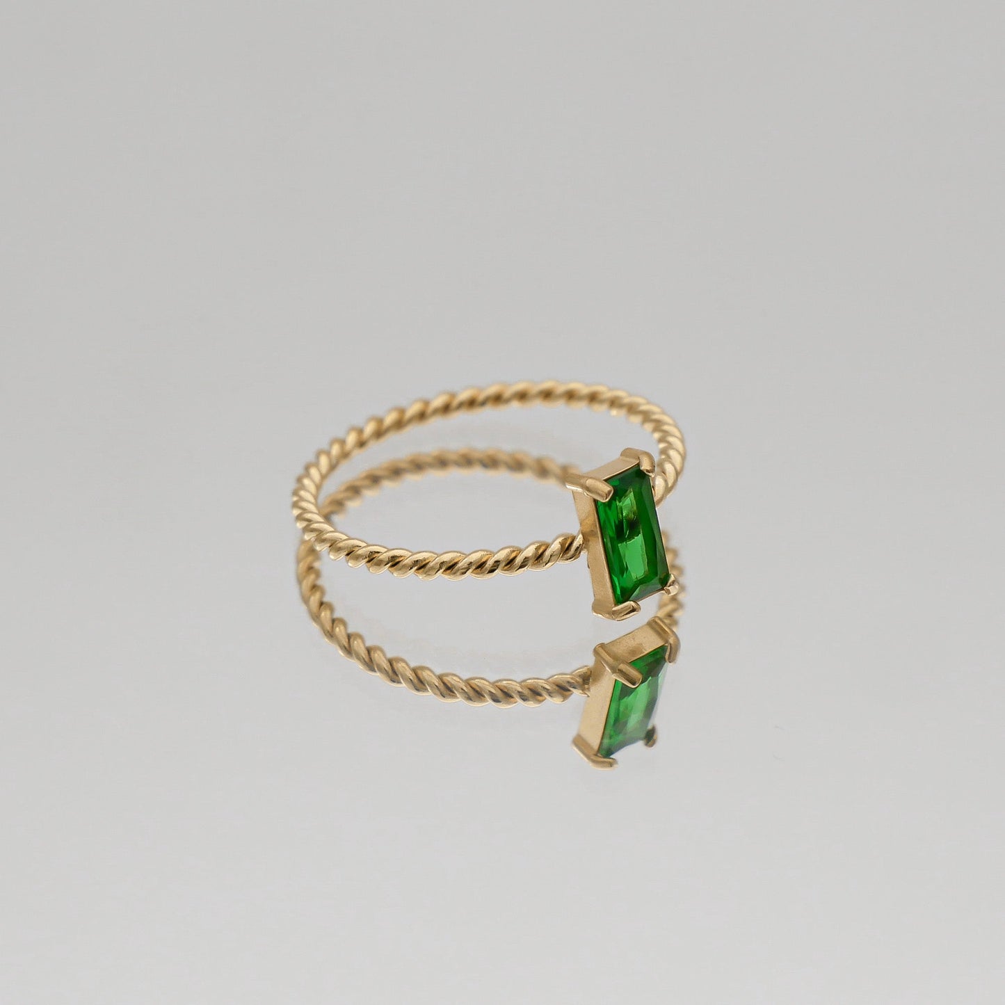Selin – Anillo Piedra Fina Torsionada