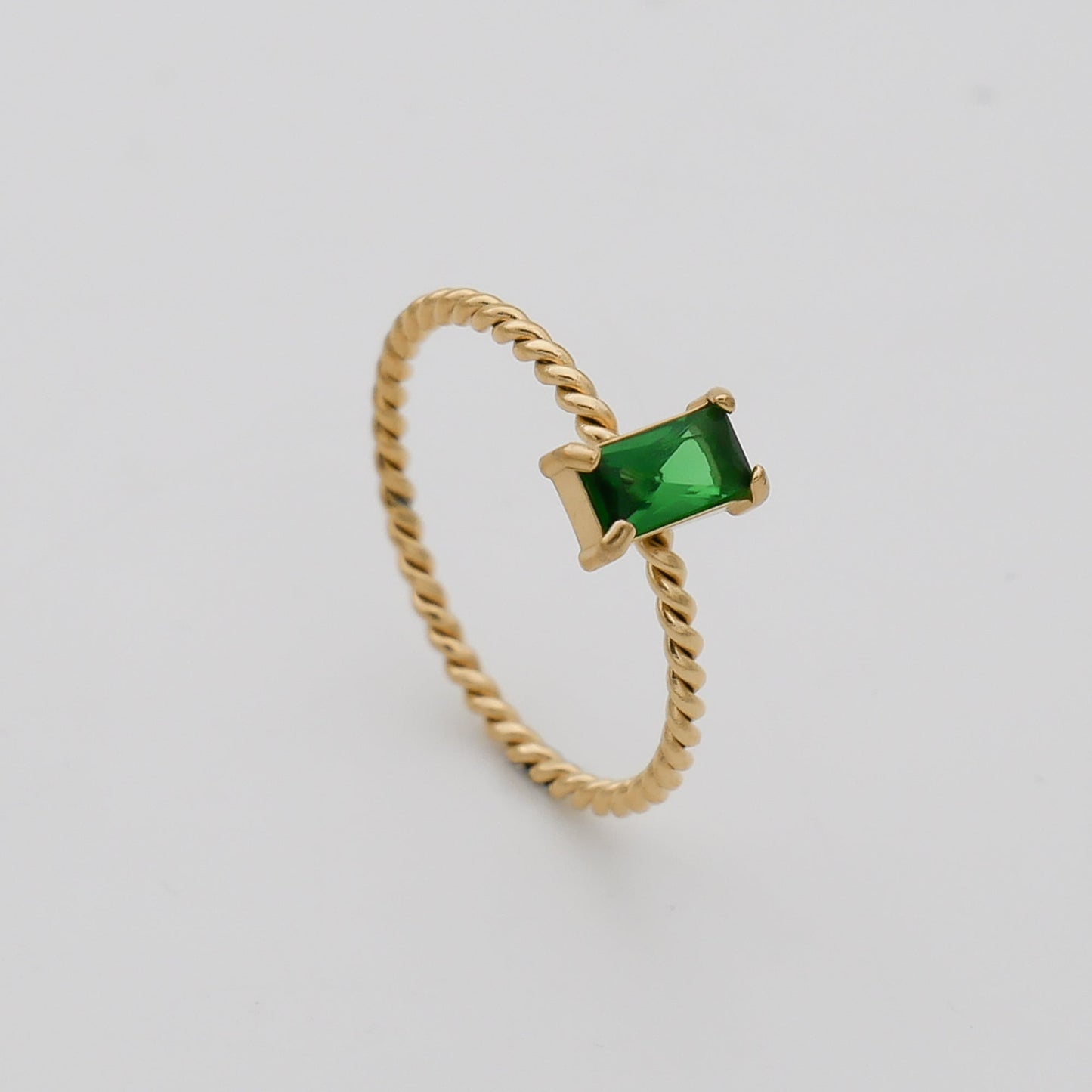 Selin – Anillo Piedra Fina Torsionada