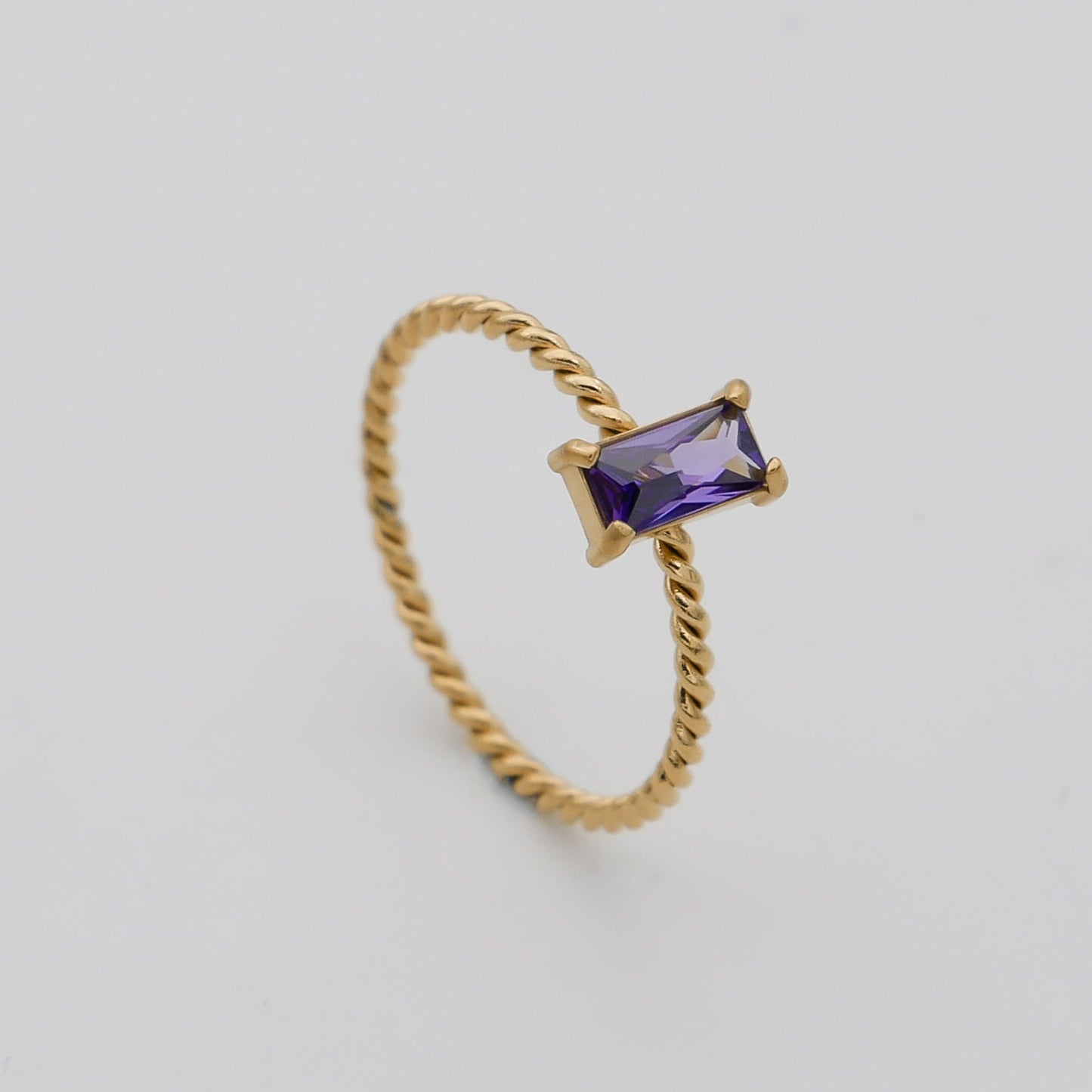 Selin – Anillo Piedra Fina Torsionada