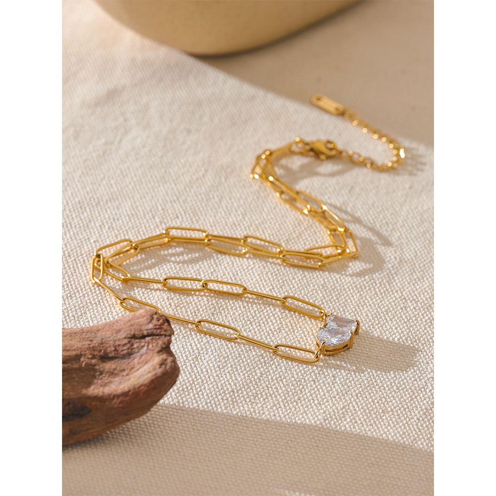Alessia – Collar de Eslabones con Gemas Elegante