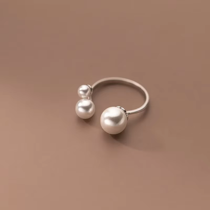 Amandine – Anillo Ajustable a Tres Perlas de Agua Dulce
