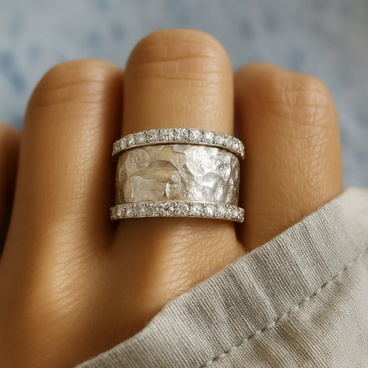 Enora – Anillo Vintage Plateado con Zirconio