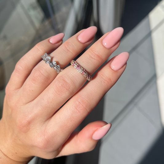 Zen – Anillo Apilado Pavimentado de Diamantes