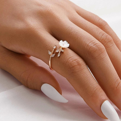 Anillo Wildflower - Anillo de pétalo de cristal con concha