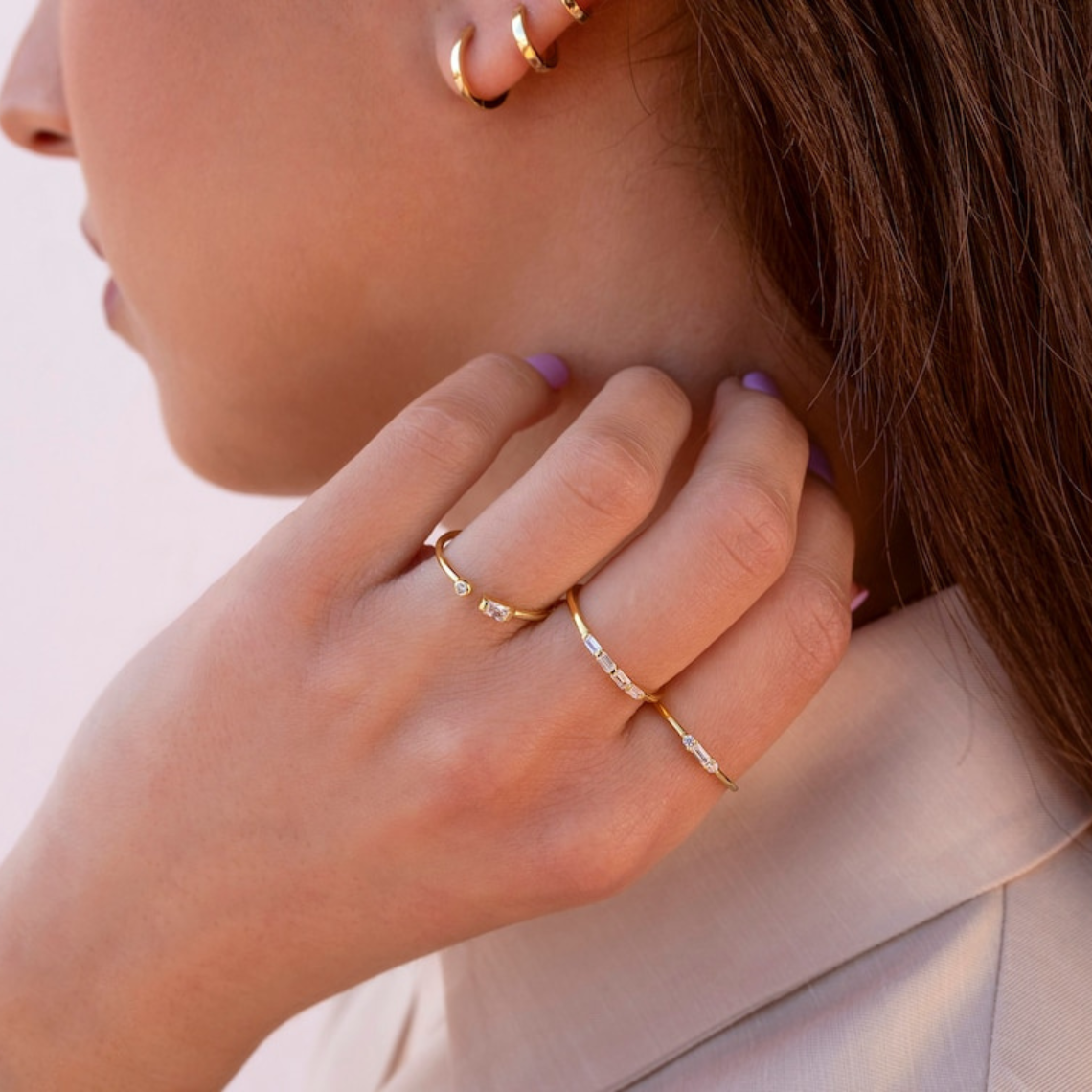 Tiny Baguette - Anillo redondo delicado de CZ