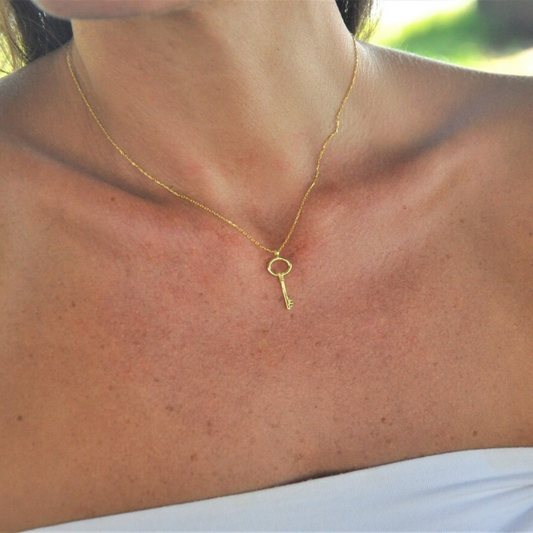 Colgante de llave dorada - Collar de candado