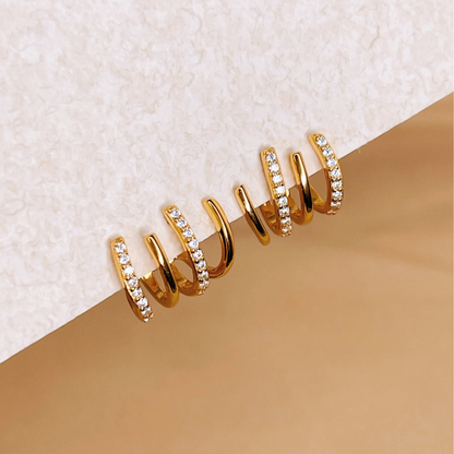 Aros Huggie con Zircónia en Incrustaciones de Cuatro Lados