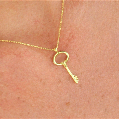 Colgante de llave dorada - Collar de candado