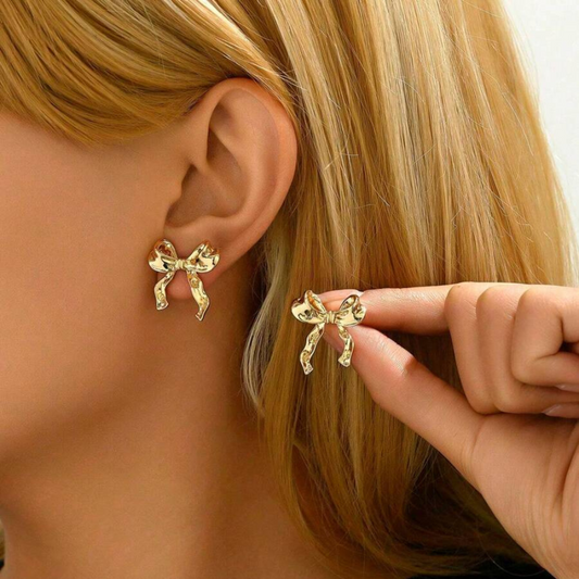 Pendientes de oro blanco con lazo - Pendientes de botón con diseño de lazo