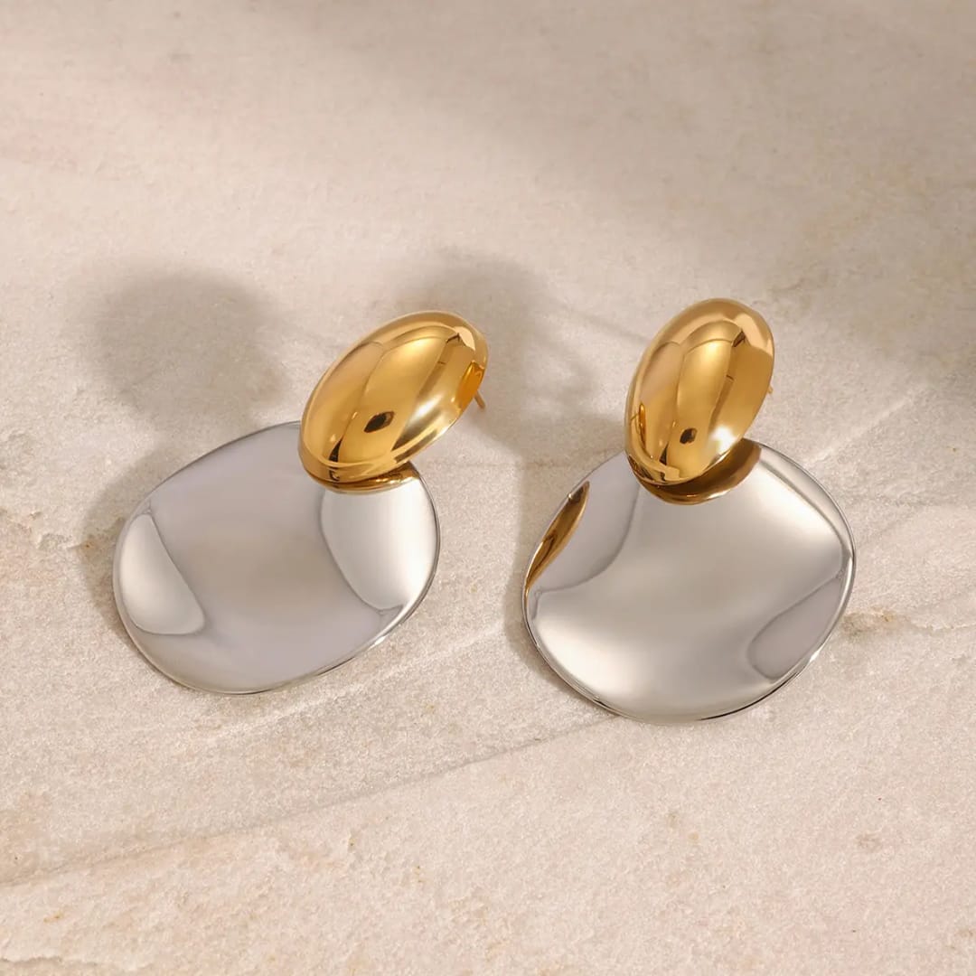 Diana – Pendientes Dorados Colgantes Elegantes