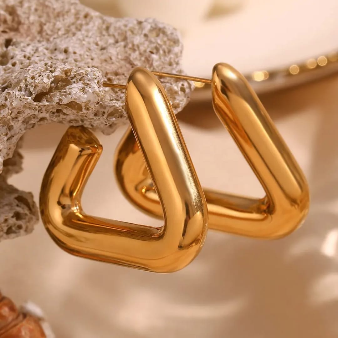 Thelma – Pendientes Triángulo Hueco Elegantes