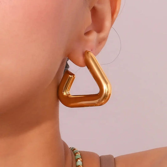 Thelma – Pendientes Triángulo Hueco Elegantes