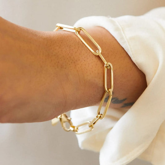 Leona – Pulsera Cadena con Cierre Elegante