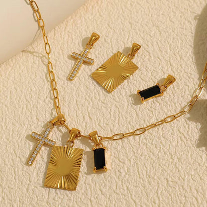 Kaela – Collar Cruz con Zirconia Negra