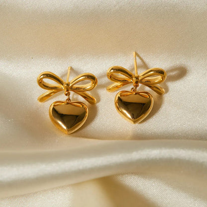 Amara – Pendientes Corazón Geométrico Elegantes