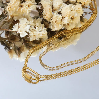Naia – Collar Geométrico de Doble Capa Elegante