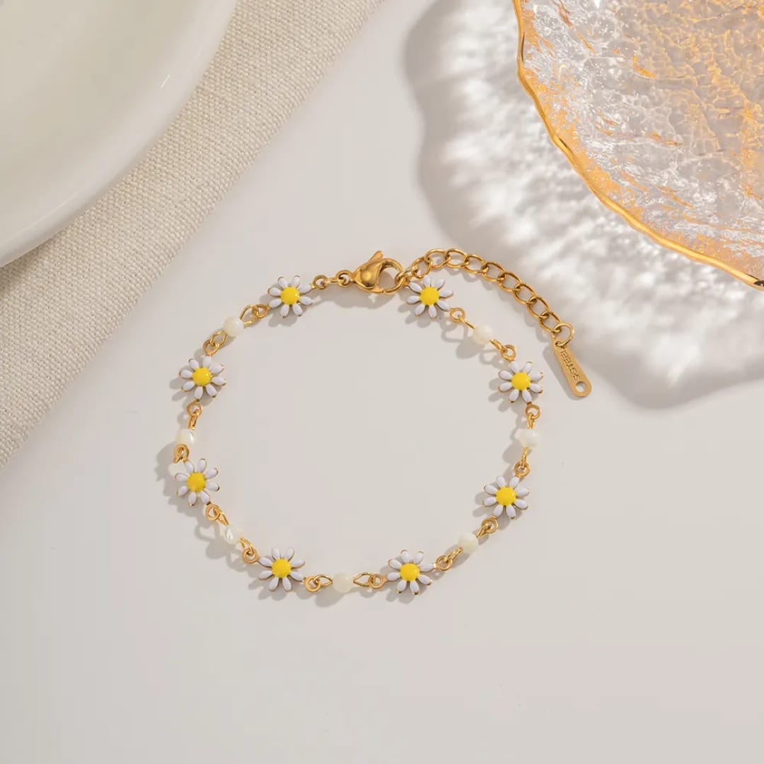 Dalia – Pulsera Margarita Floral Elegante