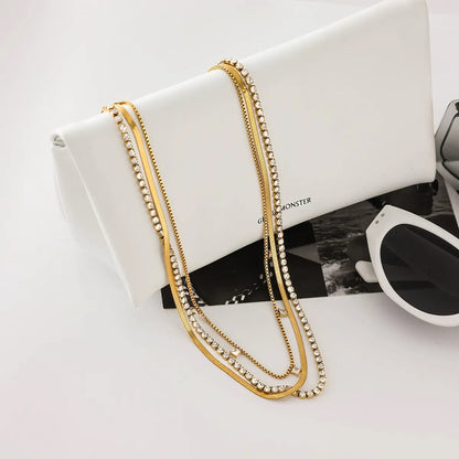 Camila – Collar Dorado de Tres Capas Elegante