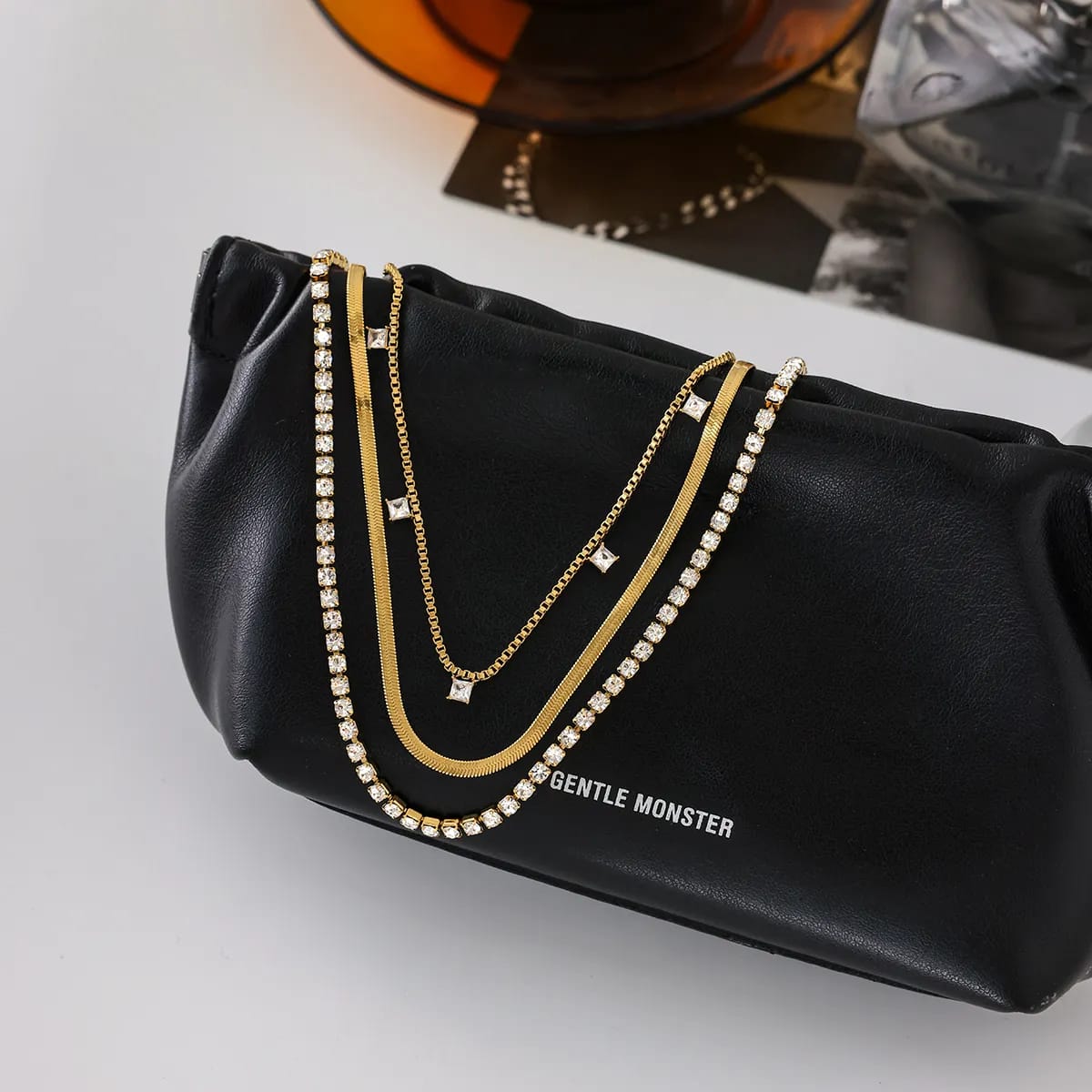 Camila – Collar Dorado de Tres Capas Elegante