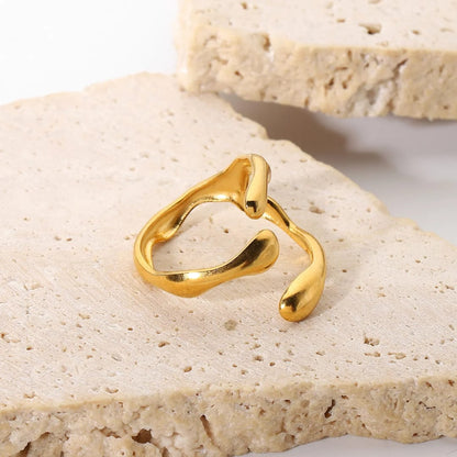 Aika – Anillo Media Luna Irregular Elegante