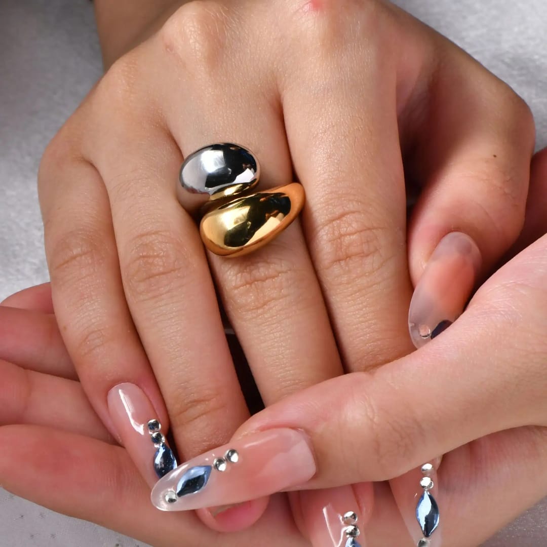 Cora – Anillo Dorado Elegante