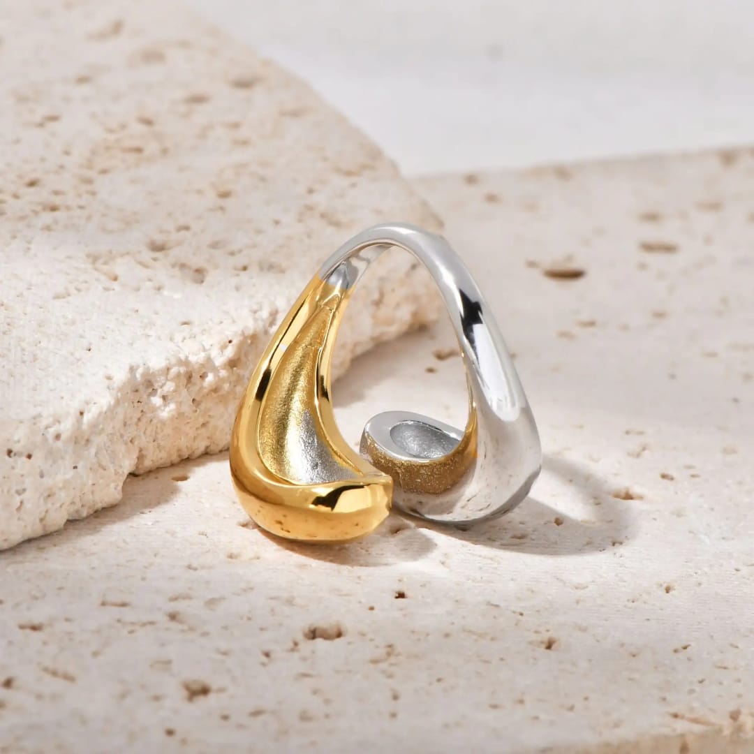 Cora – Anillo Dorado Elegante