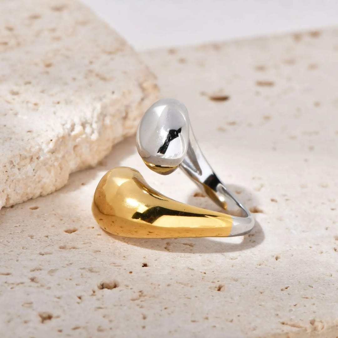 Cora – Anillo Dorado Elegante