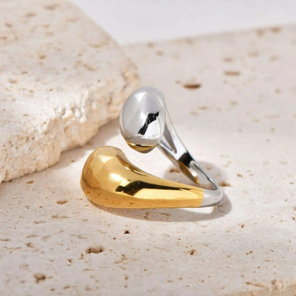 Cora – Anillo Dorado Elegante