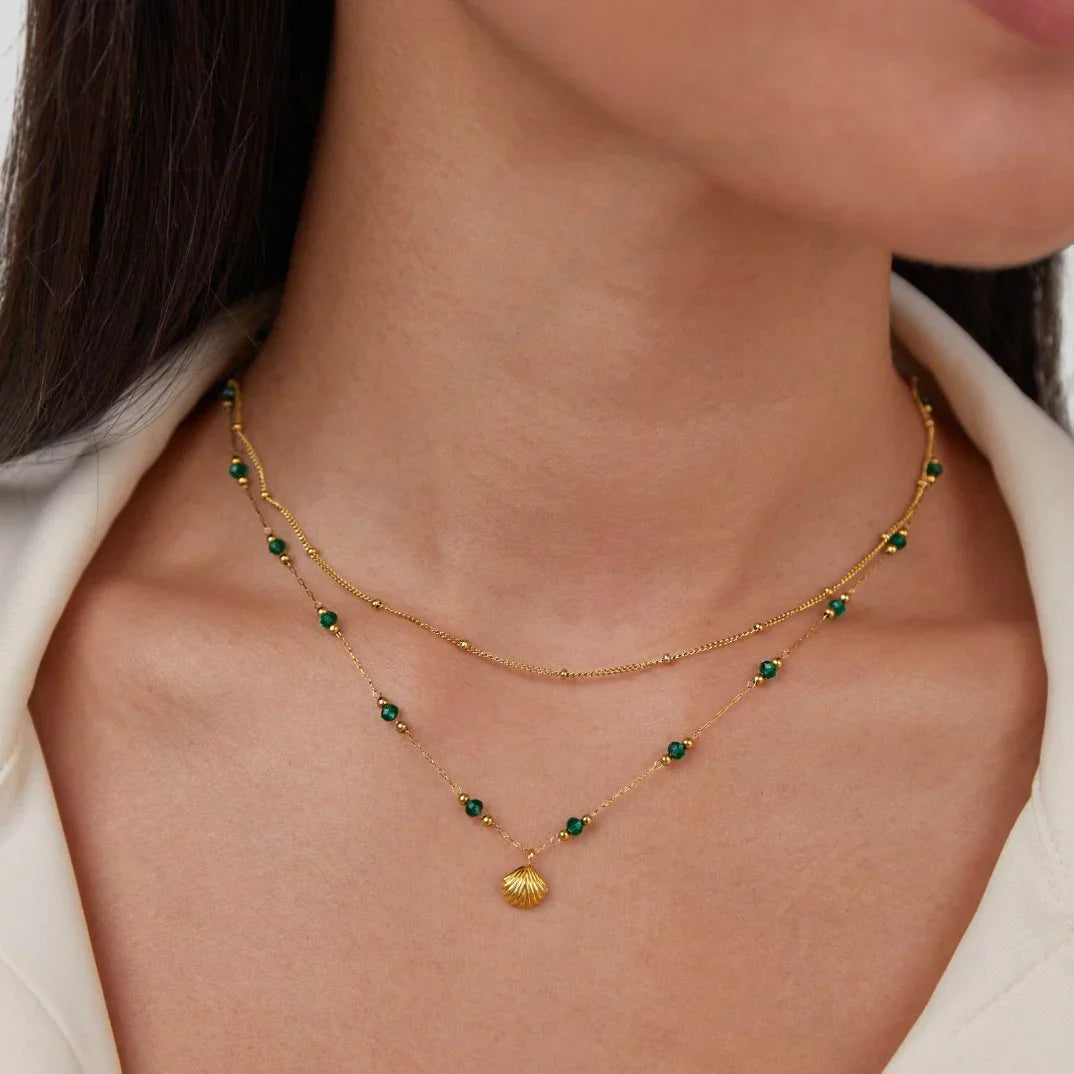 Nea – Collar Concha Dorado