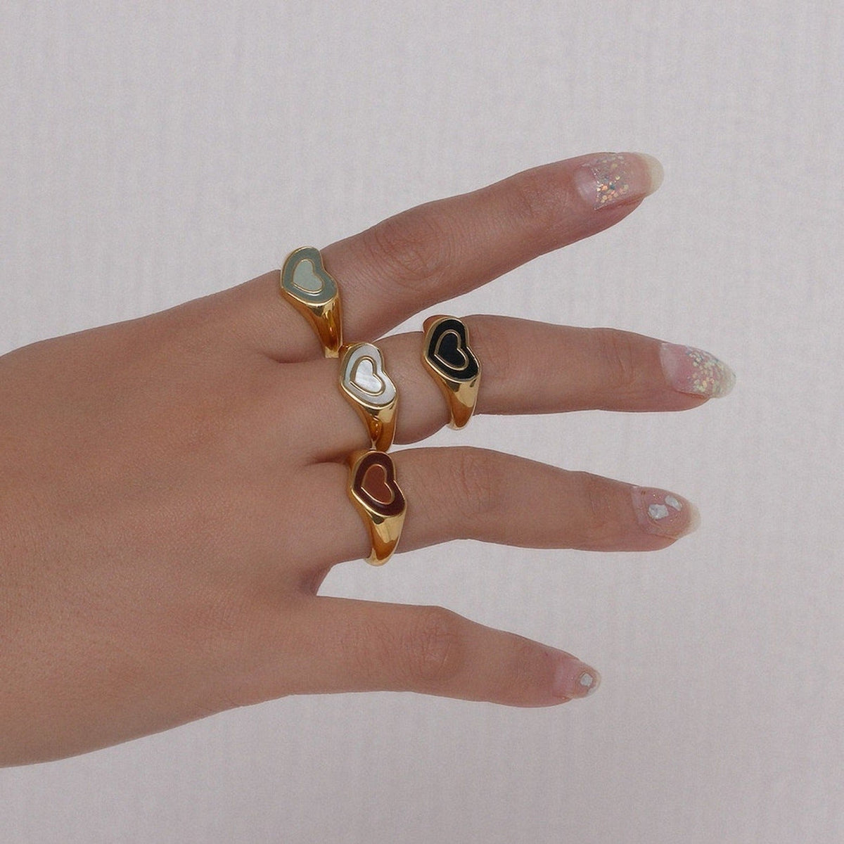 Anillo Corazón Dama con Motivo Corazón Incrustado y Banda Lisa