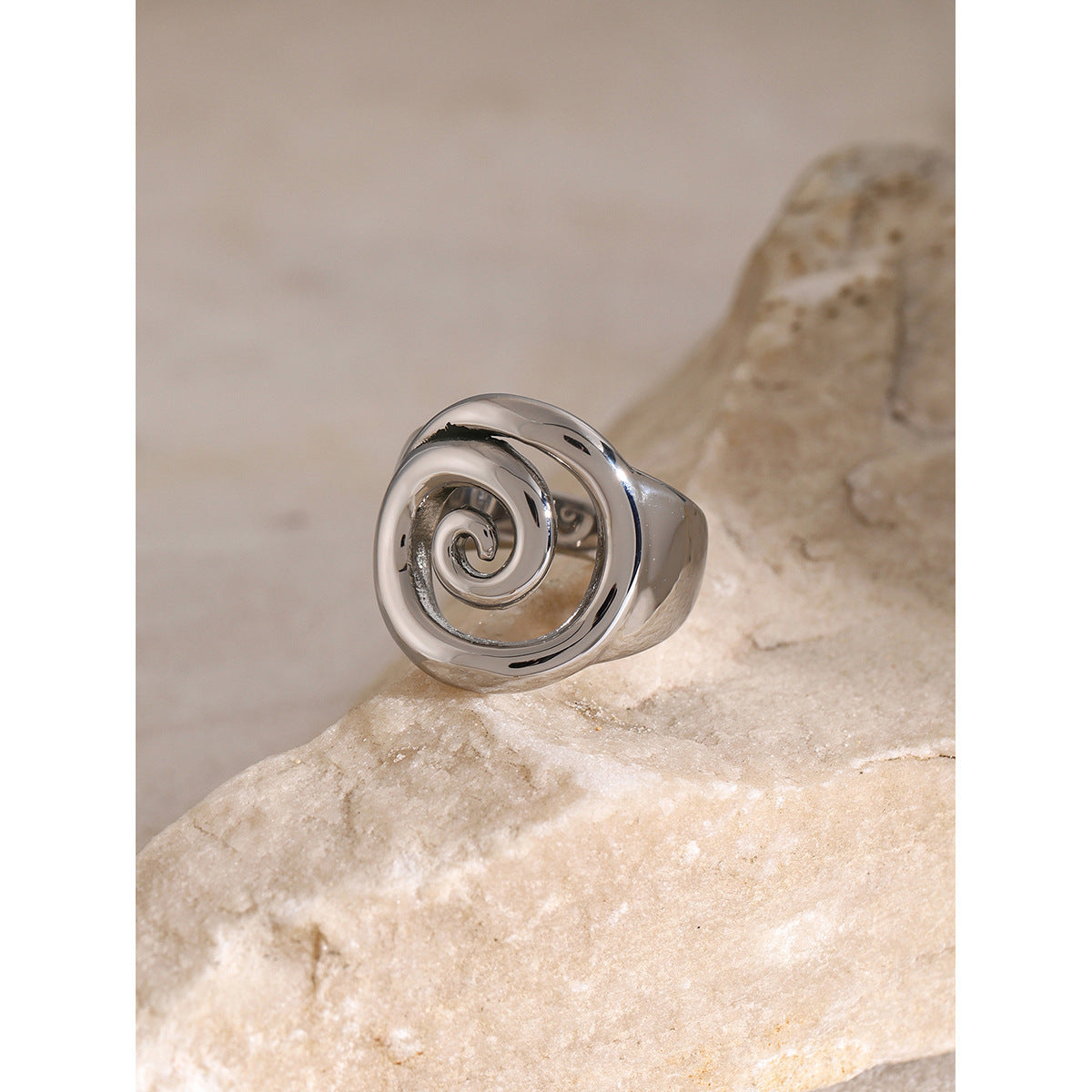 Britney – Anillo Torcido Elegante
