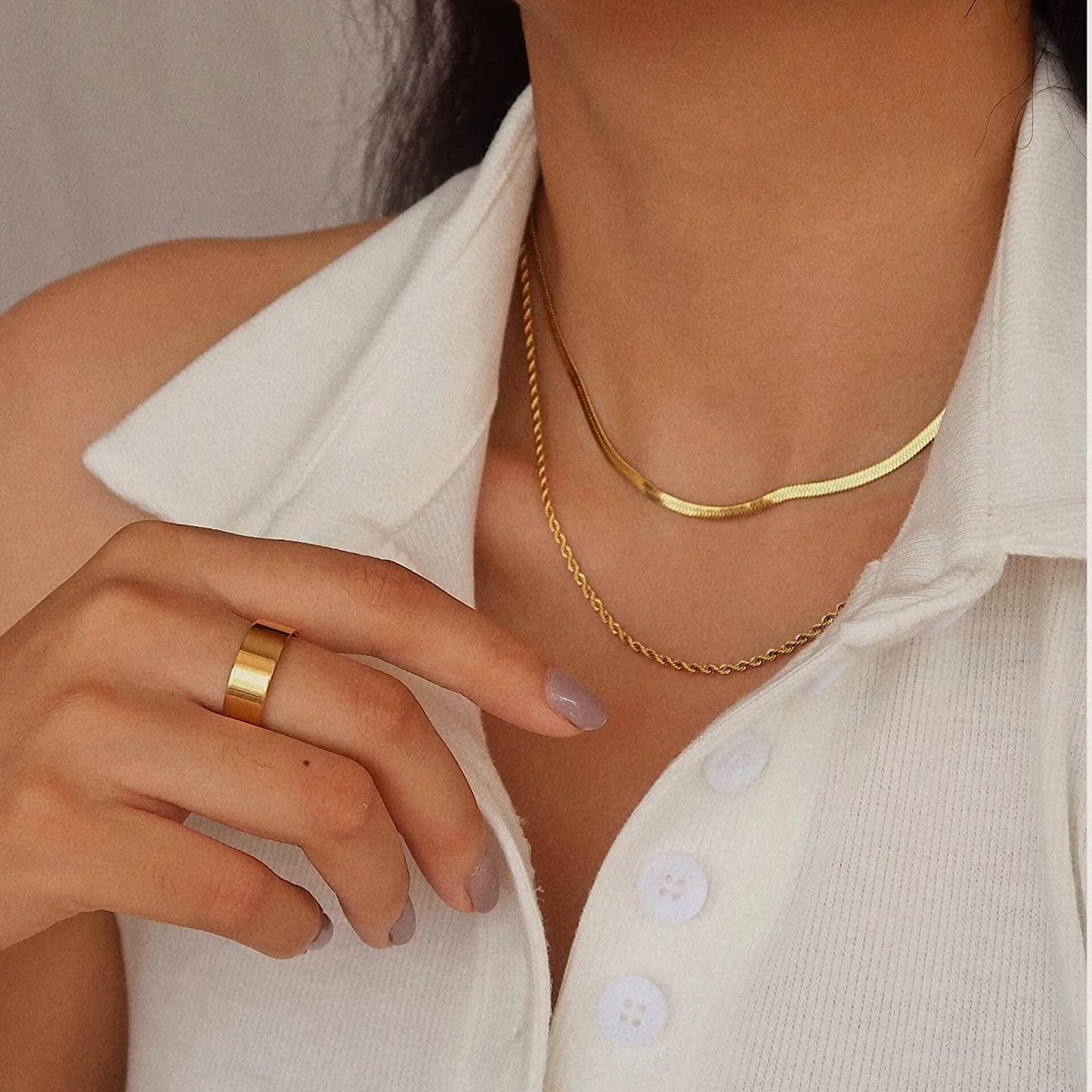 Alba – Collar Cadena Dorado Elegante