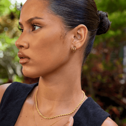 Anaya – Aretes Creolas Triples Doradas