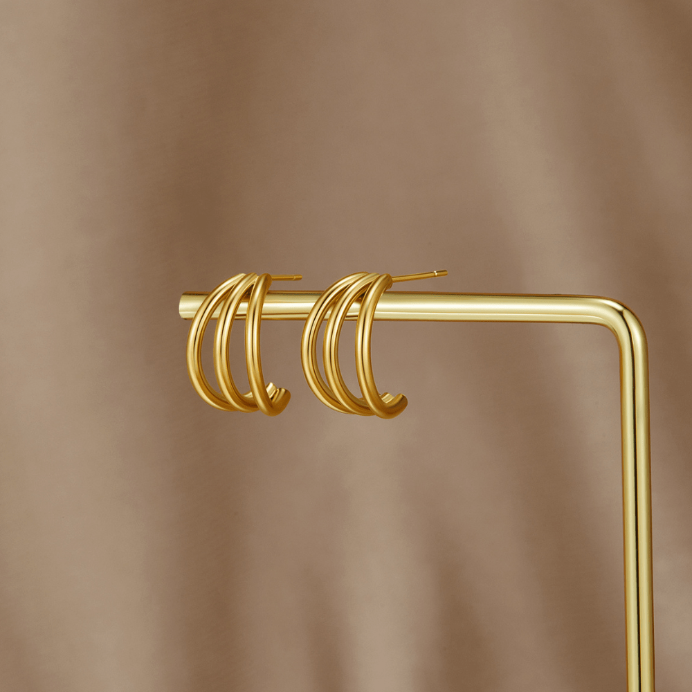 Anaya – Aretes Creolas Triples Doradas