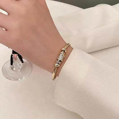 Solène – Pulsera Encantadora y Elegante en Oro