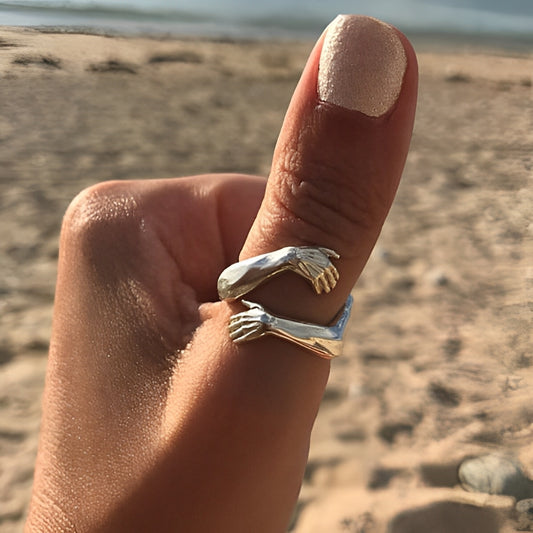 Noa – Anillo Abrazado Ajustable en Plata
