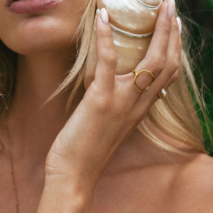 Bailey – Anillo Ovalado Dorado Minimalista