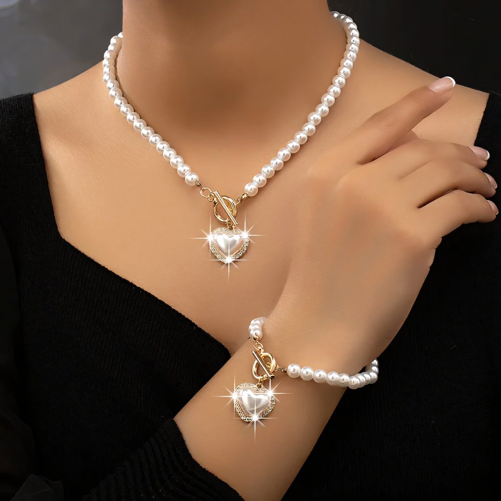 Lara – Conjunto Collar & Pulsera Corazón Perlado