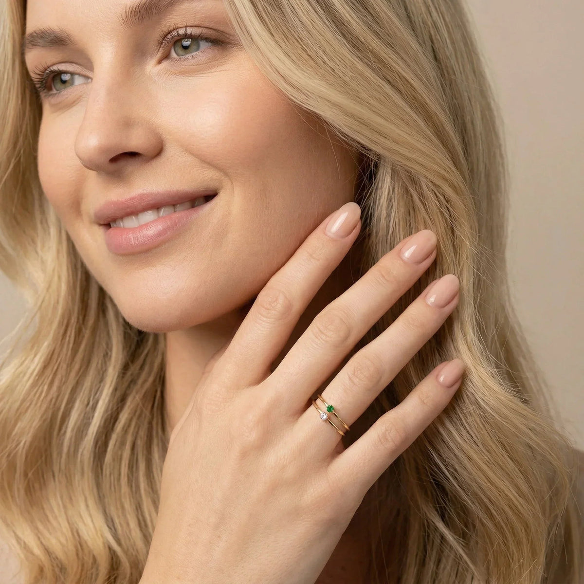 Anillo Apilable de Mujer con Gema de Nacimiento Opcional