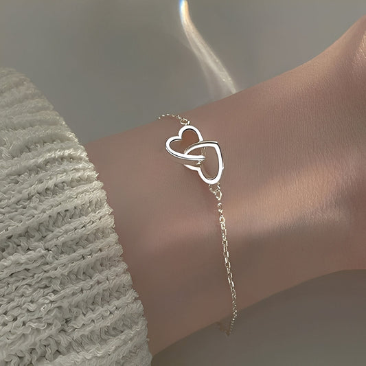 Amara – Pulsera de la Suerte de Doble Corazón