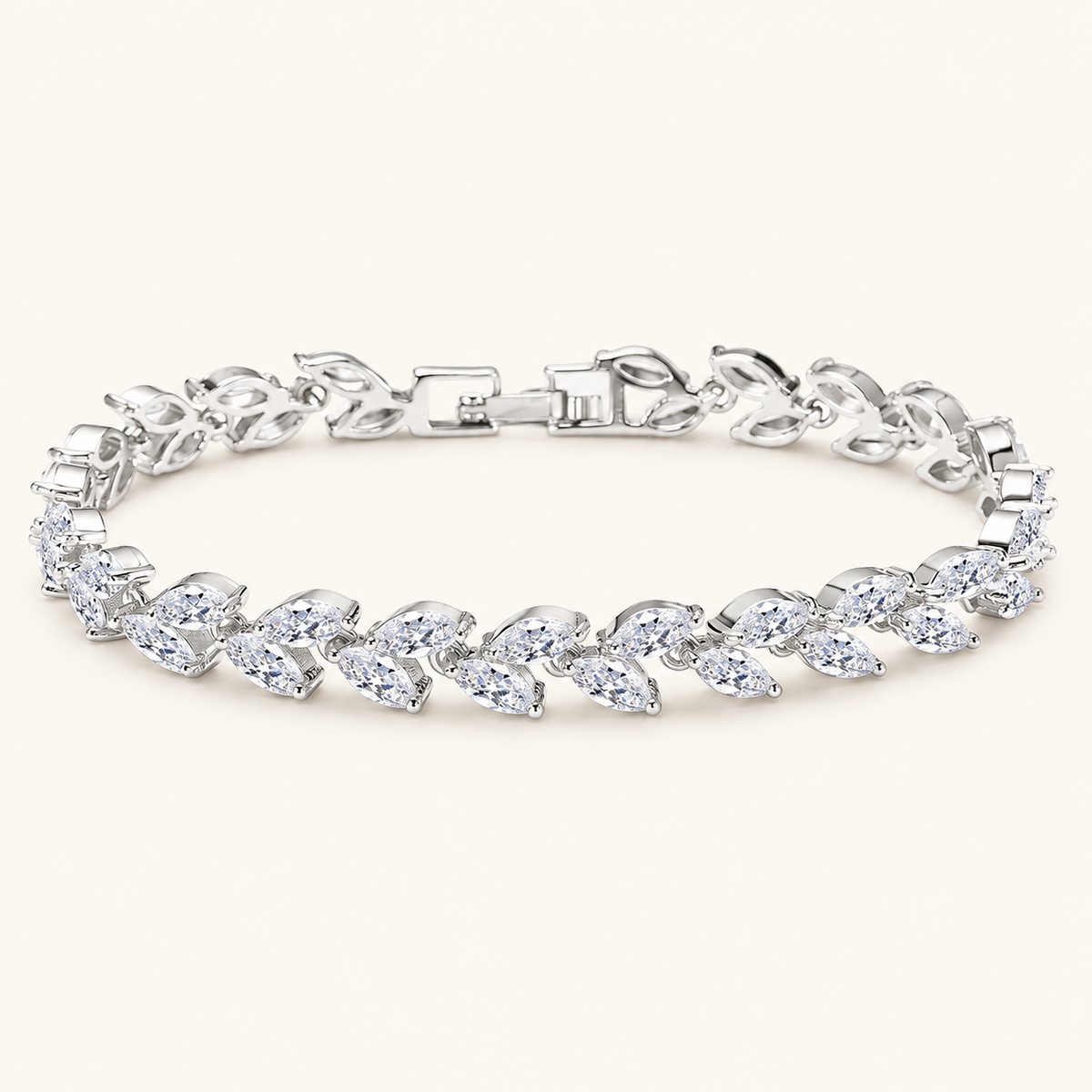 Pulsera de tenis para mujer con diseño en forma de hoja y acentos de piedra brillante