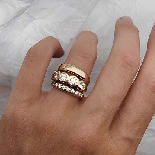 Freya – Conjunto de Anillos de Oro Forjado Brillantes