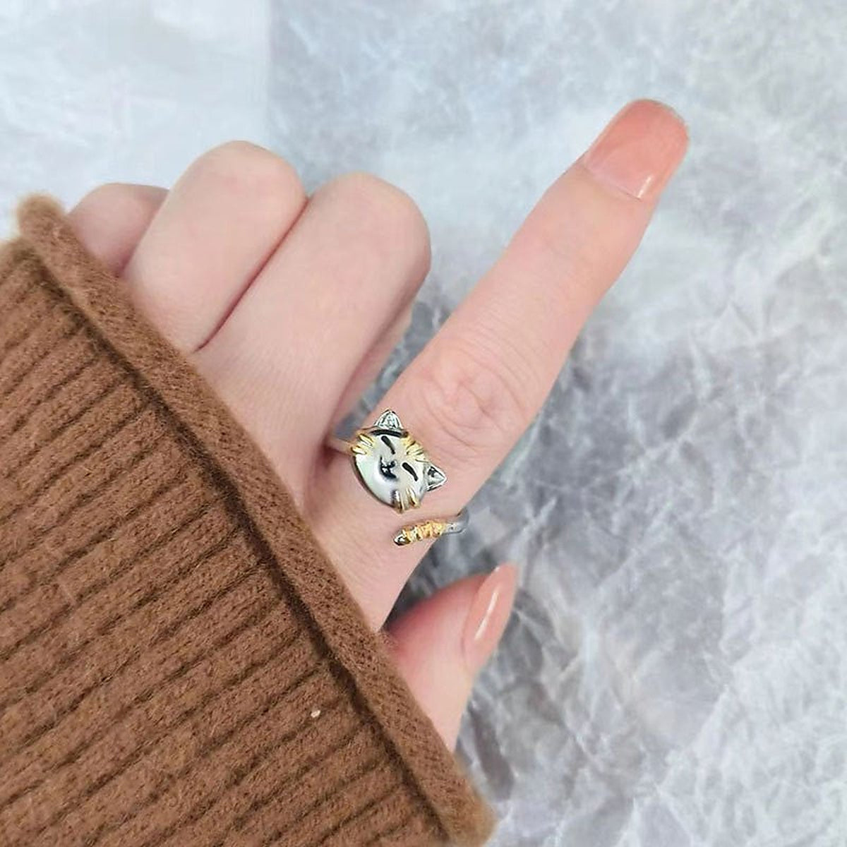 Anillo Ajustable de Mujer con Motivo de Gato y Detalle de Cola Enrollada