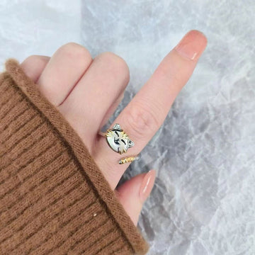 Anillo Ajustable de Mujer con Motivo de Gato y Detalle de Cola Enrollada