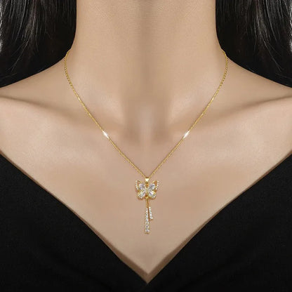 Avie – Collar Mariposa Brillante en Diamantes