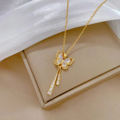 Avie – Collar Mariposa Brillante en Diamantes